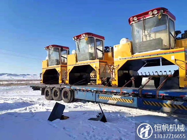 寒冷的冬季恒帆履帶翻拋機(jī)的到來為內(nèi)蒙古呼倫貝爾送來了“溫暖”(圖1) 履帶翻拋機(jī)