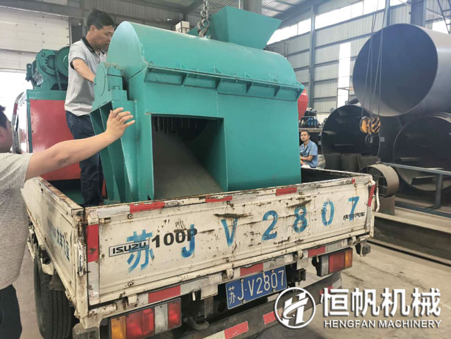 半濕物料粉碎機與對輥擠壓式造粒機齊頭并進勇闖江蘇(圖2) 江蘇對輥擠壓式造粒機