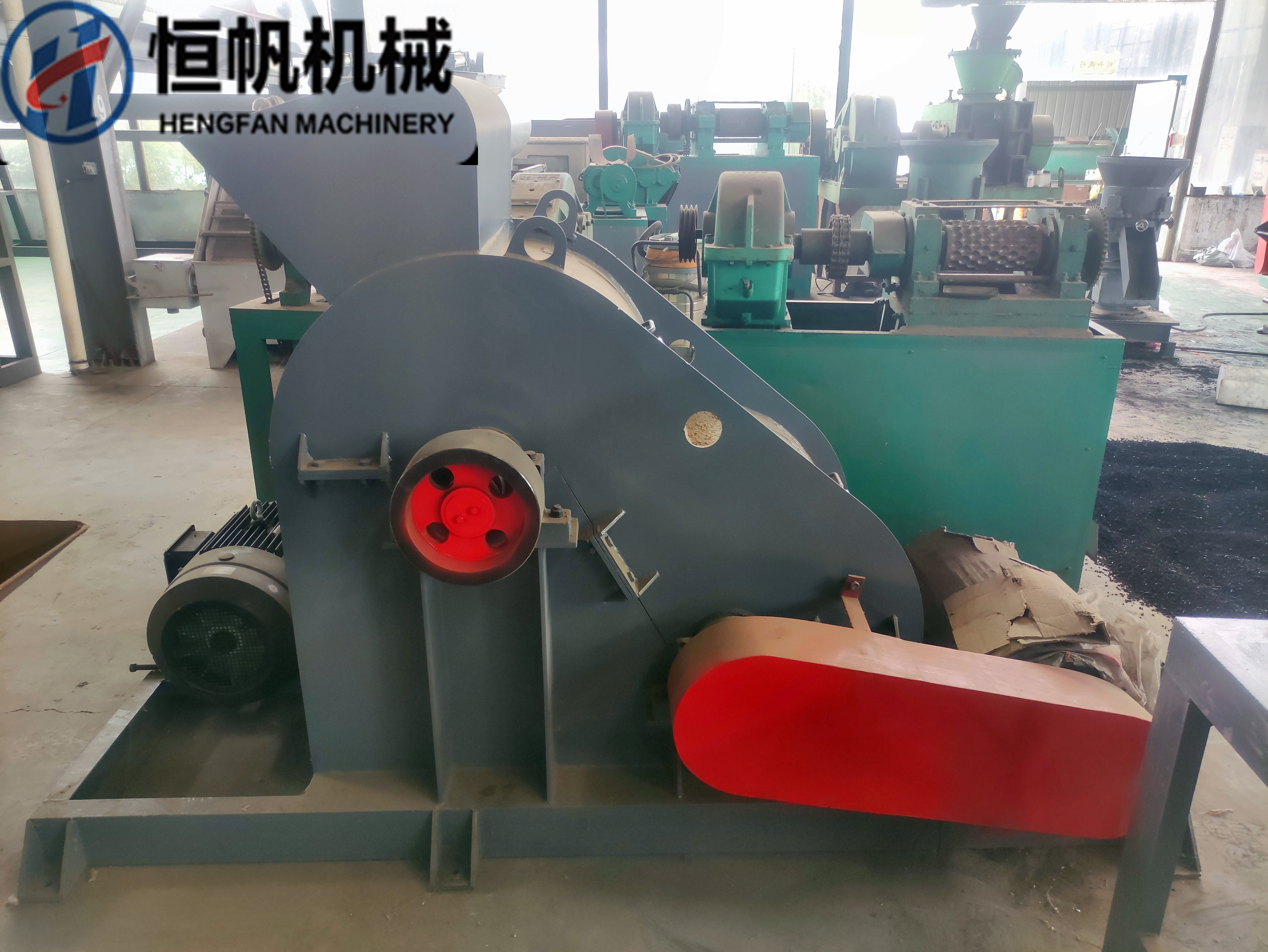 翻堆機與其他類型機如“打翻機”、 “攪拌機”、“螺旋翻攪機”等相比具有顯著特點(圖1)